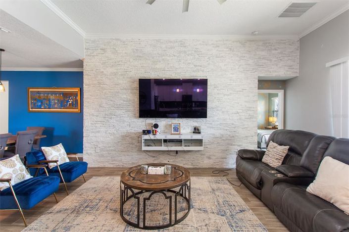 Image No.15-5 Bed Property for sale