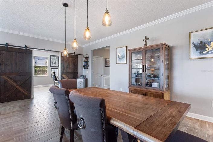 Image No.8-5 Bed Property for sale