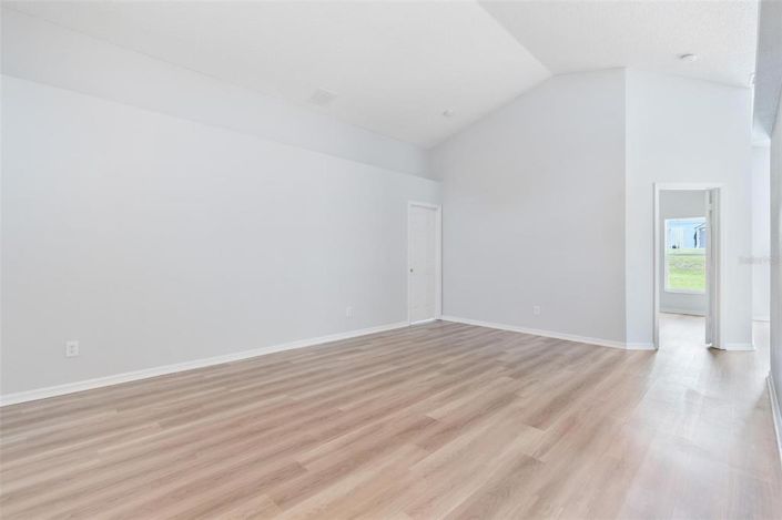 Image No.22-4 Bed Property for sale