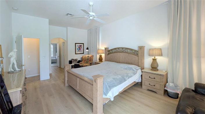 Image No.25-5 Bed Property for sale