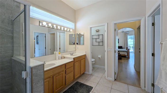 Image No.27-5 Bed Property for sale