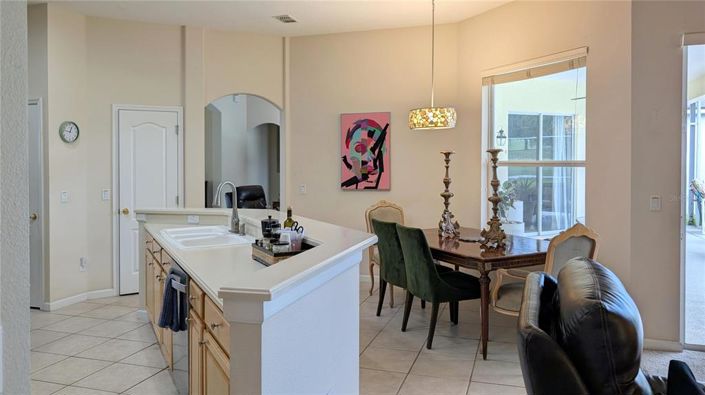 Image No.8-5 Bed Property for sale