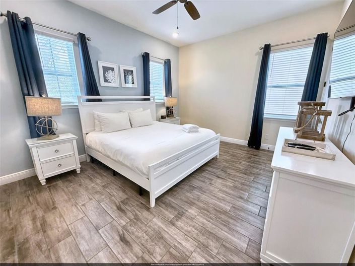 Image No.12-3 Bed Property for sale