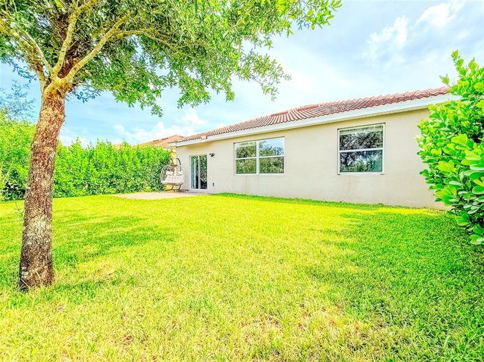 Image No.1-4 Bed Property for sale