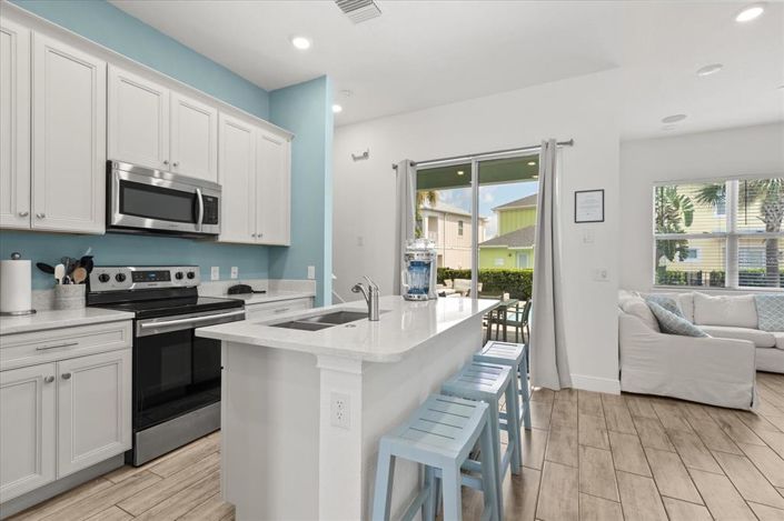 Image No.10-5 Bed Property for sale