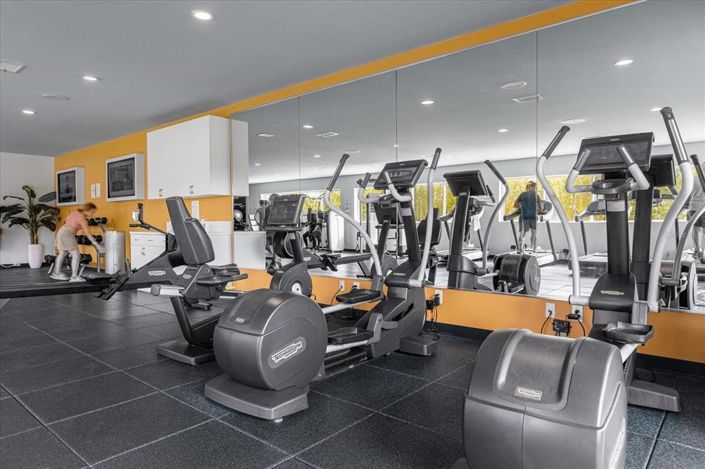 Image No.46-5 Bed Property for sale