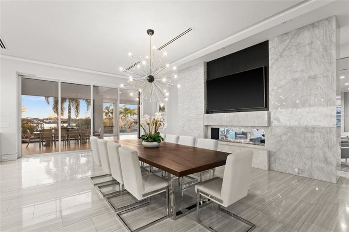 Image No.12-4 Bed Property for sale