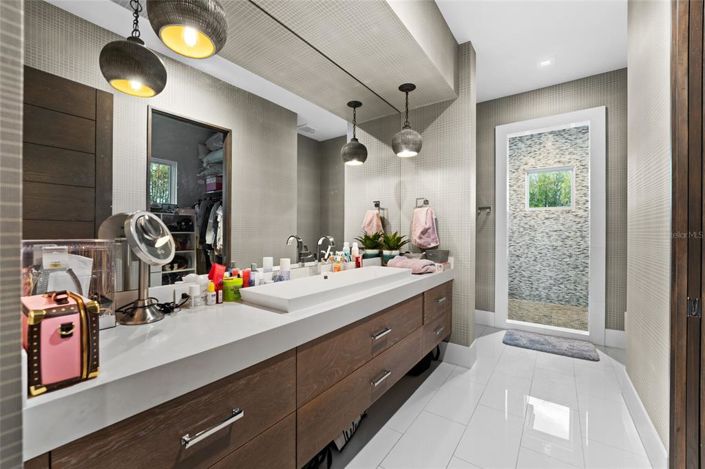 Image No.23-4 Bed Property for sale