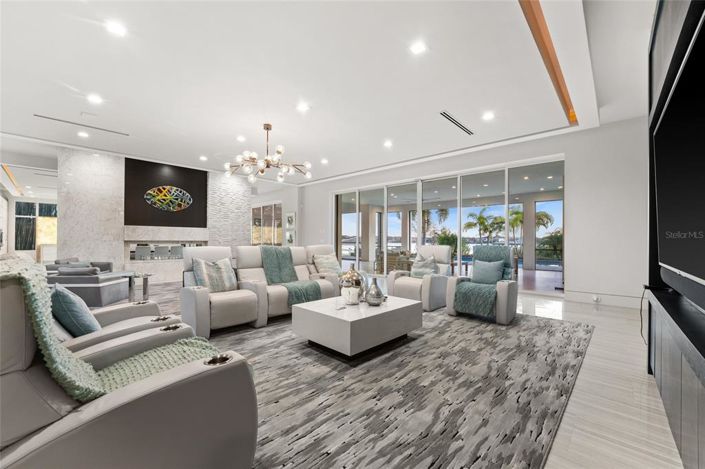 Image No.3-4 Bed Property for sale