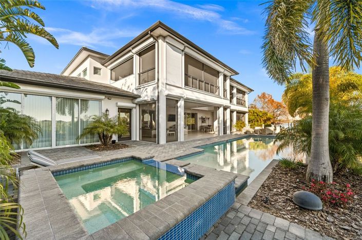 Image No.30-4 Bed Property for sale