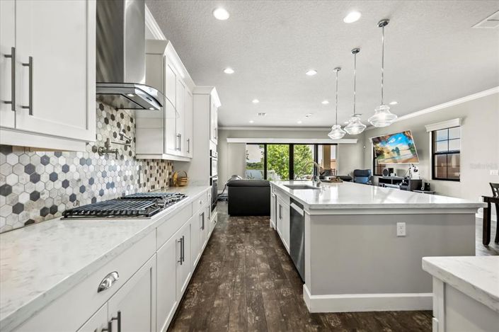 Image No.11-4 Bed Property for sale