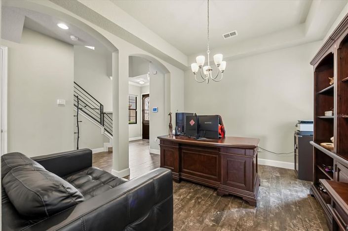 Image No.13-4 Bed Property for sale