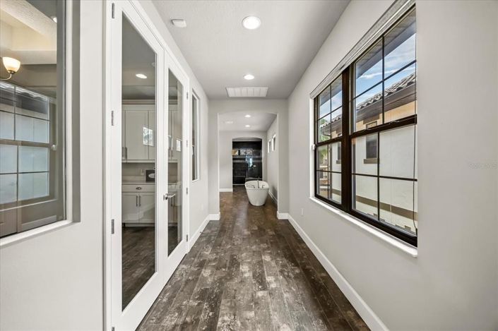 Image No.21-4 Bed Property for sale