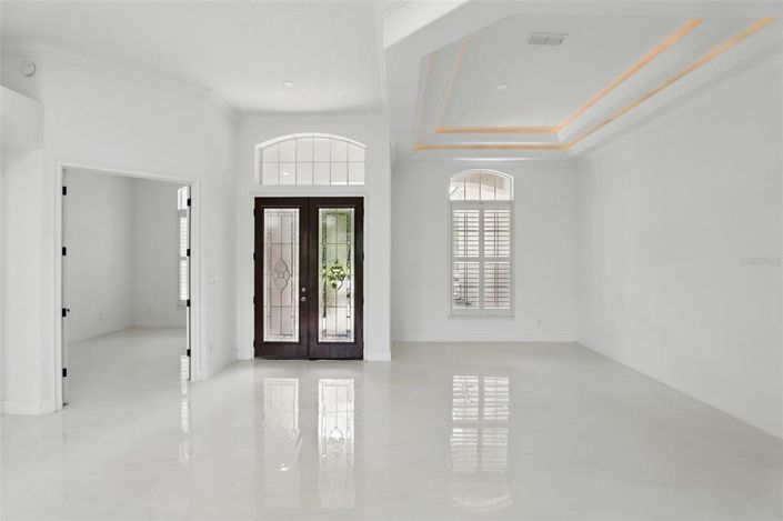 Image No.12-5 Bed Property for sale