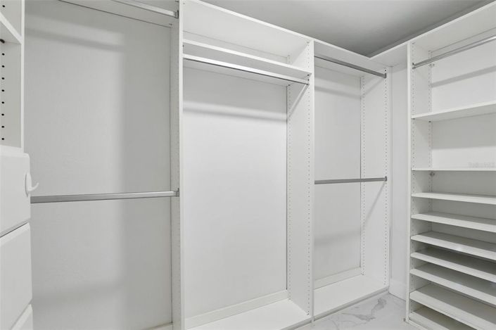 Image No.28-5 Bed Property for sale