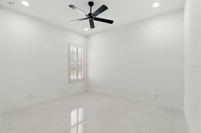 Image No.33-5 Bed Property for sale