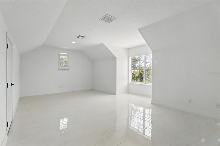 Image No.36-5 Bed Property for sale