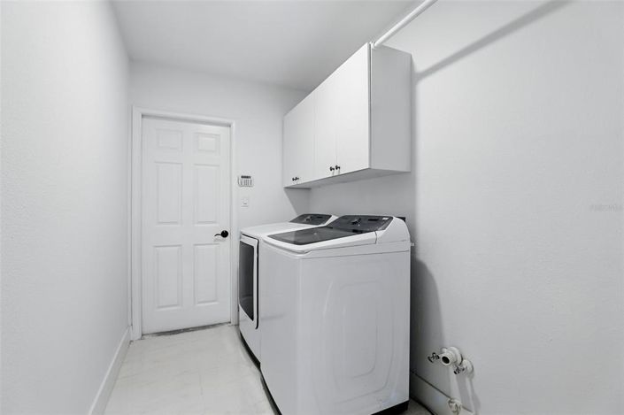 Image No.40-5 Bed Property for sale