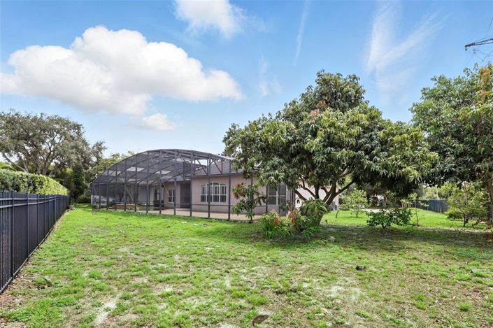 Image No.48-5 Bed Property for sale