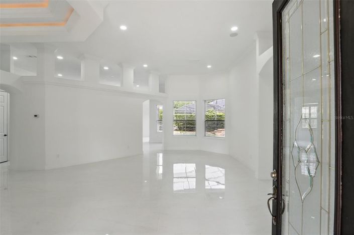 Image No.5-5 Bed Property for sale