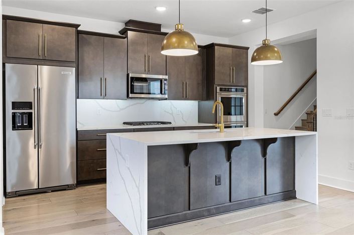 Image No.11-3 Bed Townhouse for sale