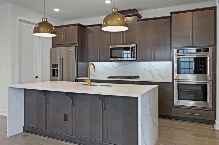 Image No.13-3 Bed Townhouse for sale