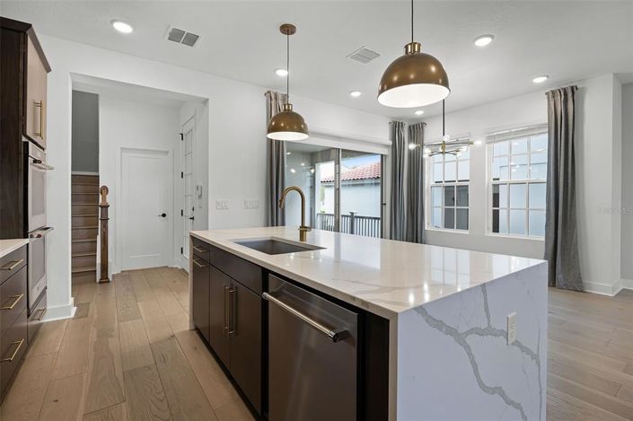 Image No.16-3 Bed Townhouse for sale