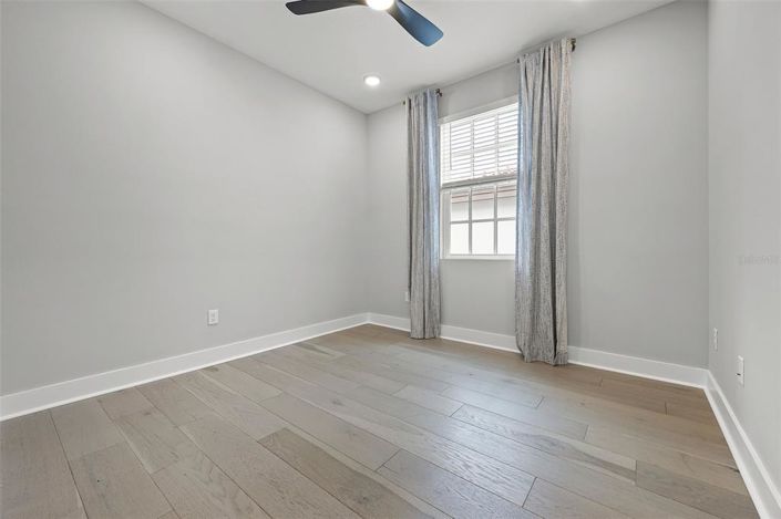 Image No.22-3 Bed Townhouse for sale