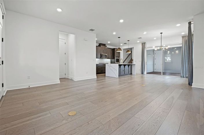 Image No.6-3 Bed Townhouse for sale