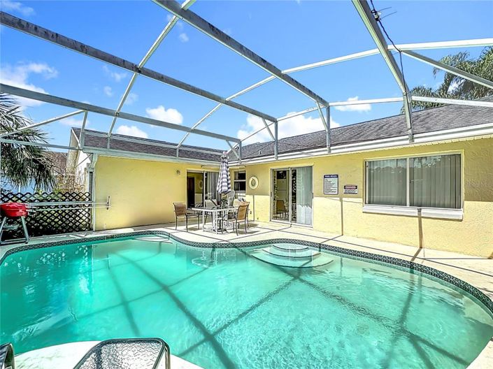 Image No.28-3 Bed Property for sale