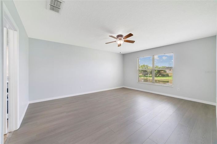 Image No.10-5 Bed Property for sale