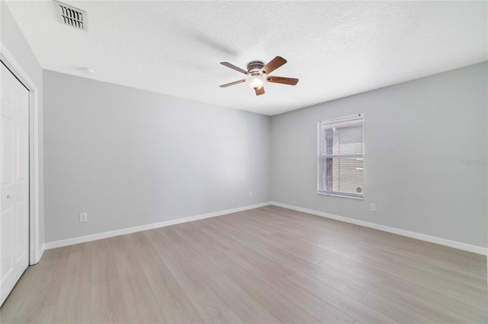 Image No.17-5 Bed Property for sale