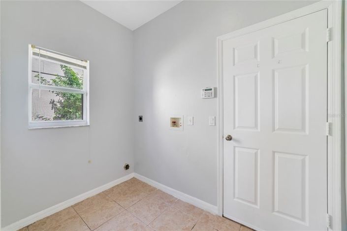 Image No.19-5 Bed Property for sale