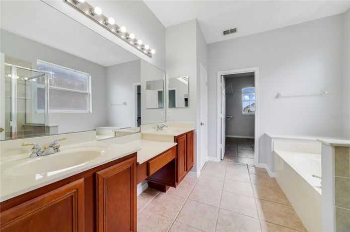 Image No.20-5 Bed Property for sale