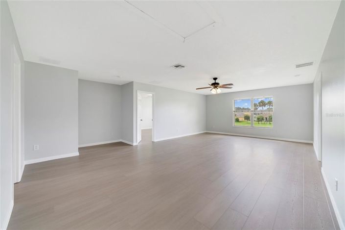 Image No.9-5 Bed Property for sale