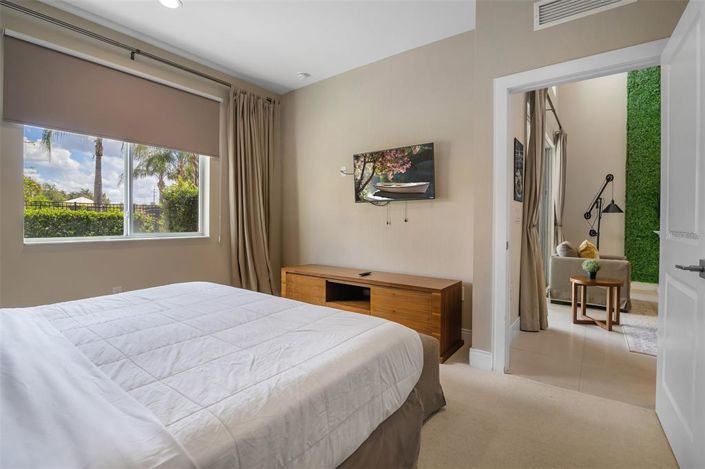 Image No.15-4 Bed Townhouse for sale