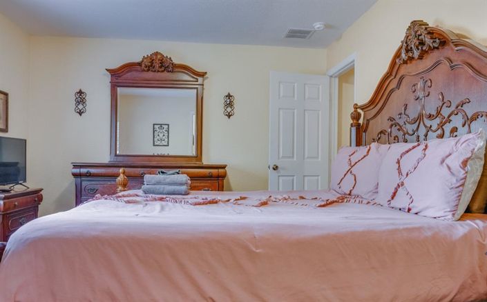 Image No.16-6 Bed Property for sale