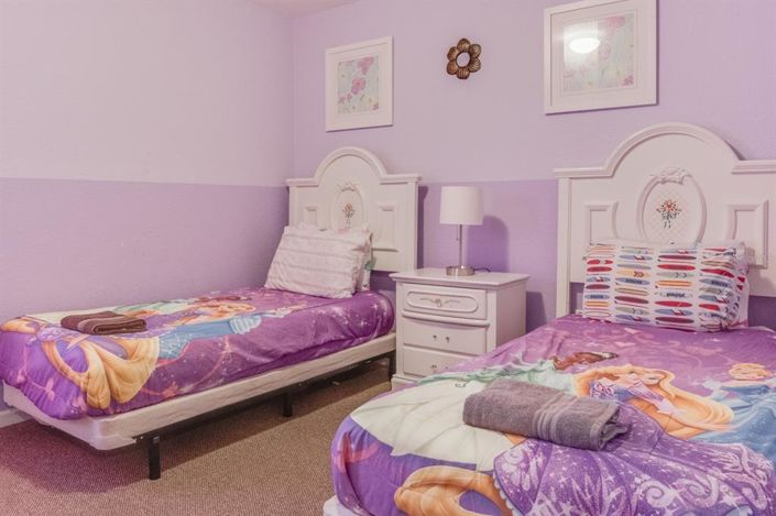 Image No.17-6 Bed Property for sale