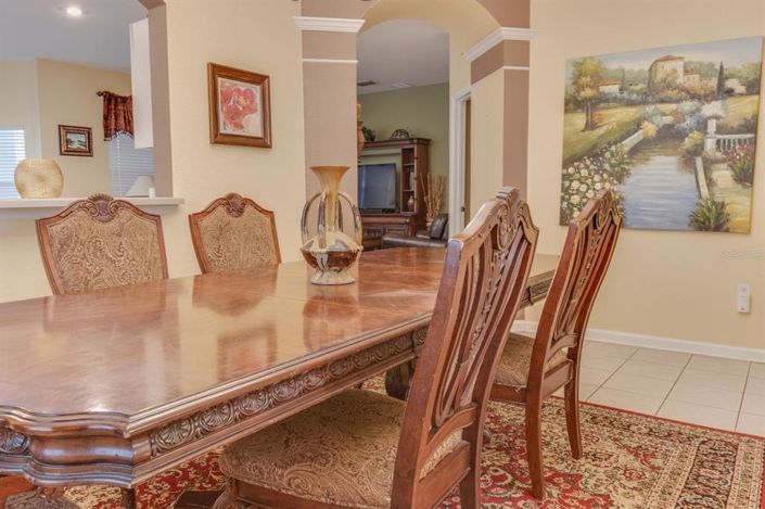 Image No.6-6 Bed Property for sale