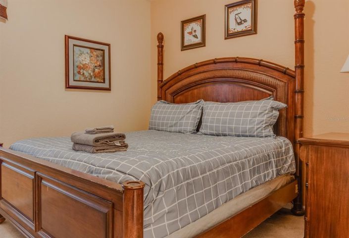 Image No.8-6 Bed Property for sale