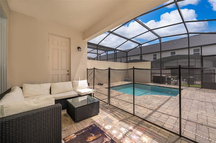 Image No.16-5 Bed Townhouse for sale