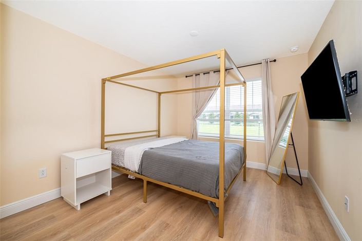 Image No.23-5 Bed Townhouse for sale