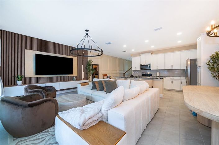 Image No.5-5 Bed Townhouse for sale