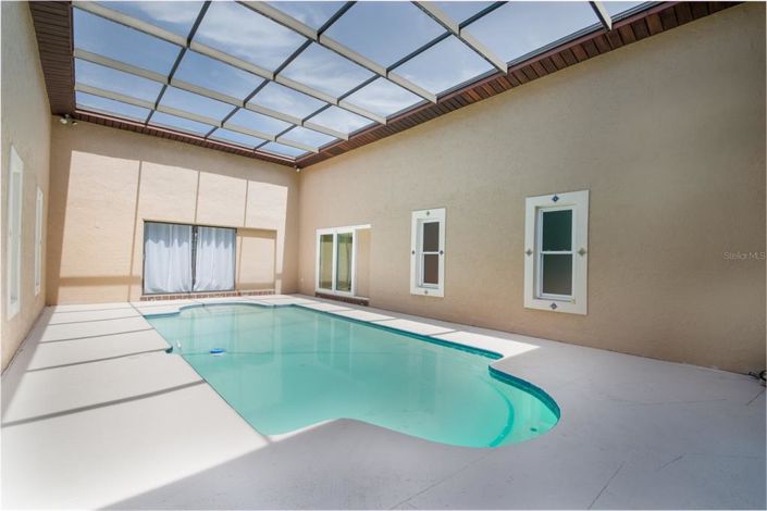 Image No.10-5 Bed Property for sale