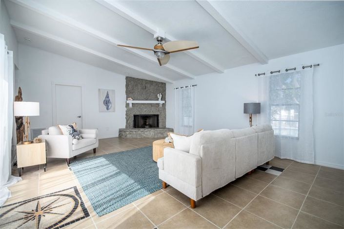 Image No.15-5 Bed Property for sale