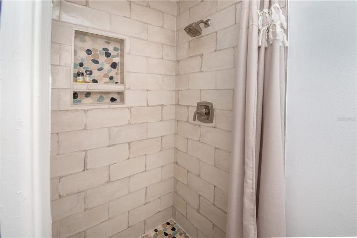 Image No.20-5 Bed Property for sale