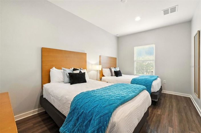 Image No.20-2 Bed Townhouse for sale