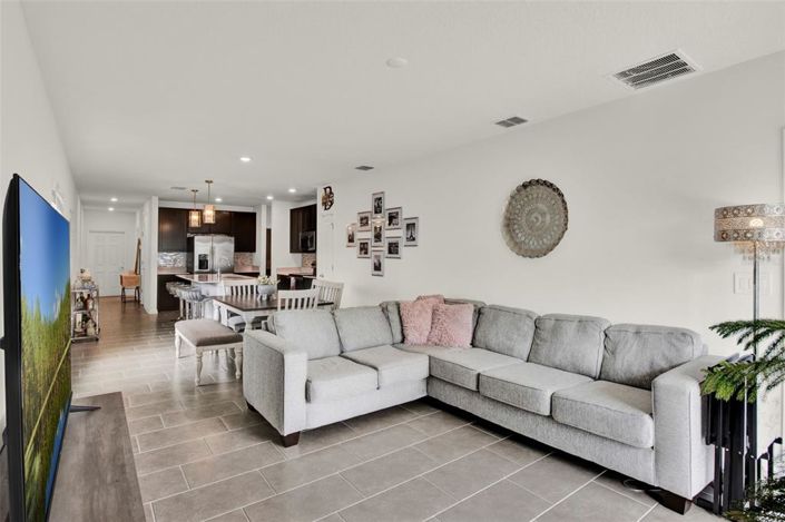 Image No.10-3 Bed Property for sale