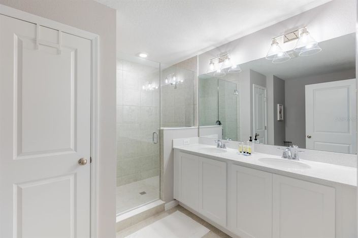 Image No.25-3 Bed Townhouse for sale