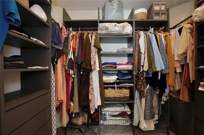 Image No.19-4 Bed Property for sale